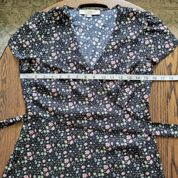 LOFT Black Floral Wrap Flutter Sleeve Dress with pockets Size Women's 0 Petite - Picture 10 of 13
